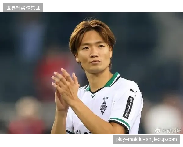 板仓滉的稳定发挥为日本队提供了可靠的后防中坚选择。
